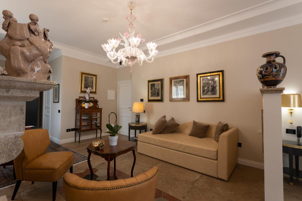 Domus Clelia Paestum Antica Luxury Rooms ภายนอก รูปภาพ